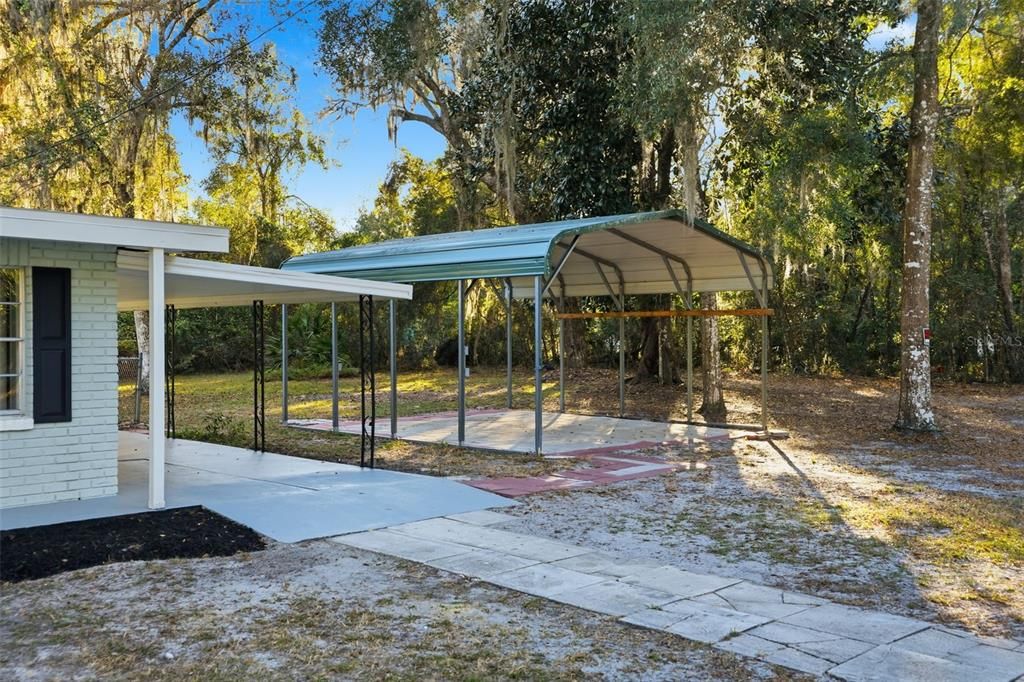 For Sale: $167,500 (2 beds, 1 baths, 884 Square Feet)