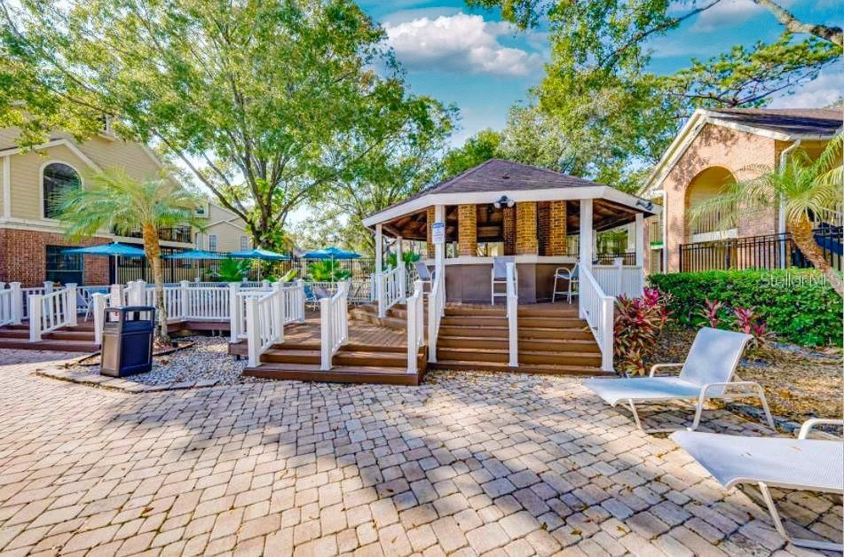 Active With Contract: $1,385 (1 beds, 1 baths, 846 Square Feet)