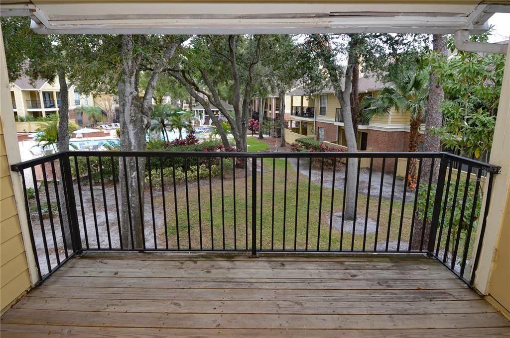 Active With Contract: $1,385 (1 beds, 1 baths, 846 Square Feet)