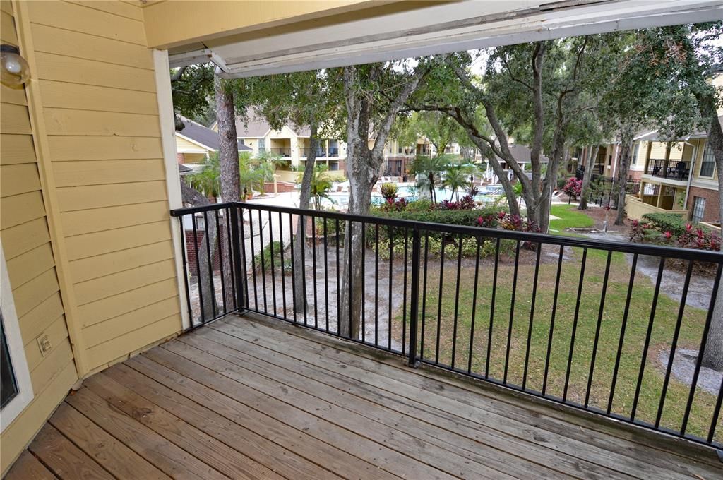 Active With Contract: $1,385 (1 beds, 1 baths, 846 Square Feet)