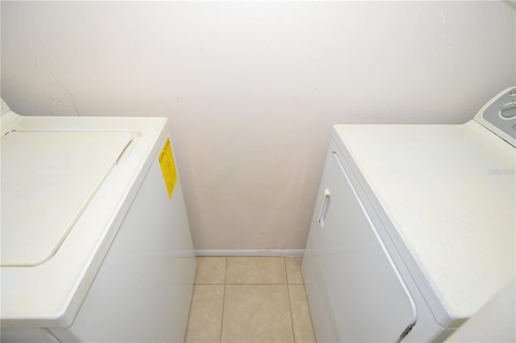 Active With Contract: $1,385 (1 beds, 1 baths, 846 Square Feet)