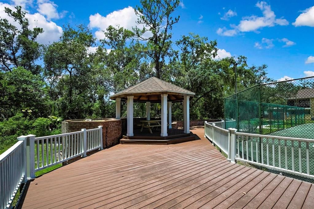 Active With Contract: $1,385 (1 beds, 1 baths, 846 Square Feet)