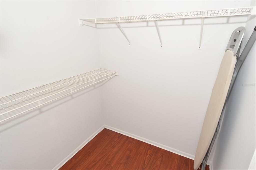 Active With Contract: $1,385 (1 beds, 1 baths, 846 Square Feet)