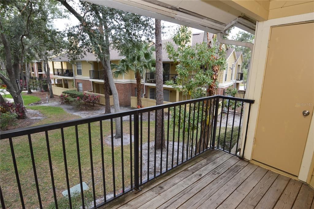 Active With Contract: $1,385 (1 beds, 1 baths, 846 Square Feet)