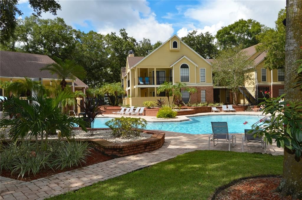 Active With Contract: $1,385 (1 beds, 1 baths, 846 Square Feet)