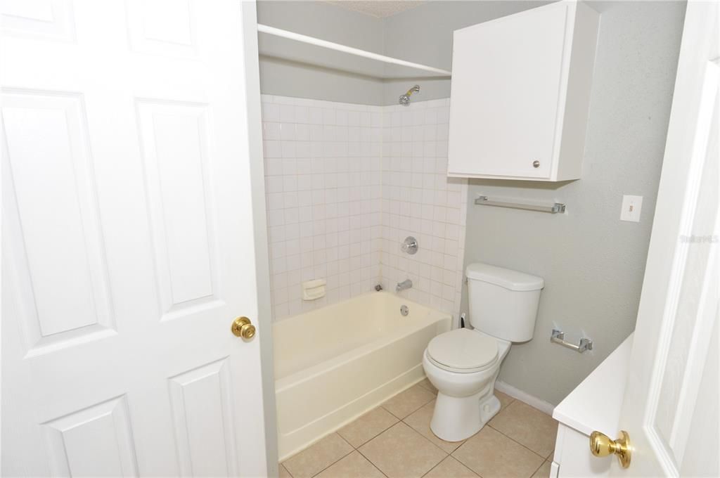Active With Contract: $1,385 (1 beds, 1 baths, 846 Square Feet)