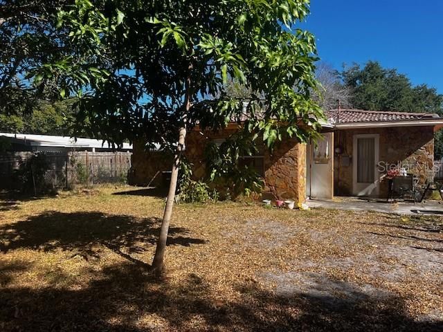 For Sale: $280,000 (3 beds, 2 baths, 1373 Square Feet)