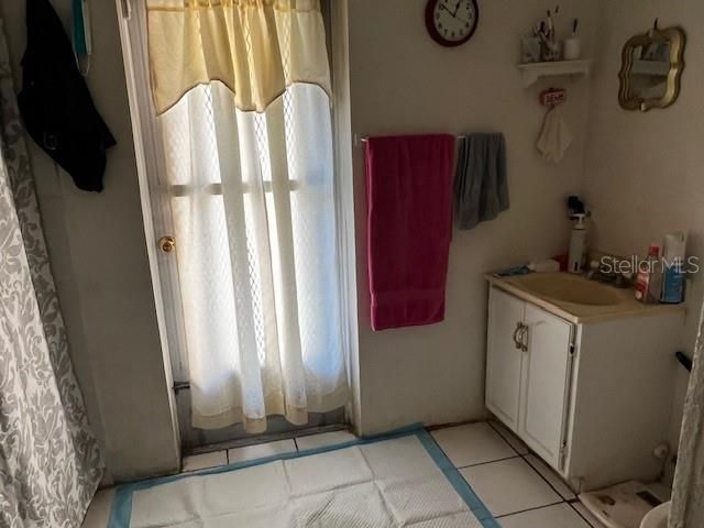 For Sale: $280,000 (3 beds, 2 baths, 1373 Square Feet)