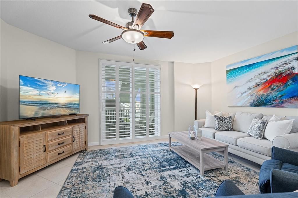 For Sale: $1,395,000 (3 beds, 3 baths, 2200 Square Feet)