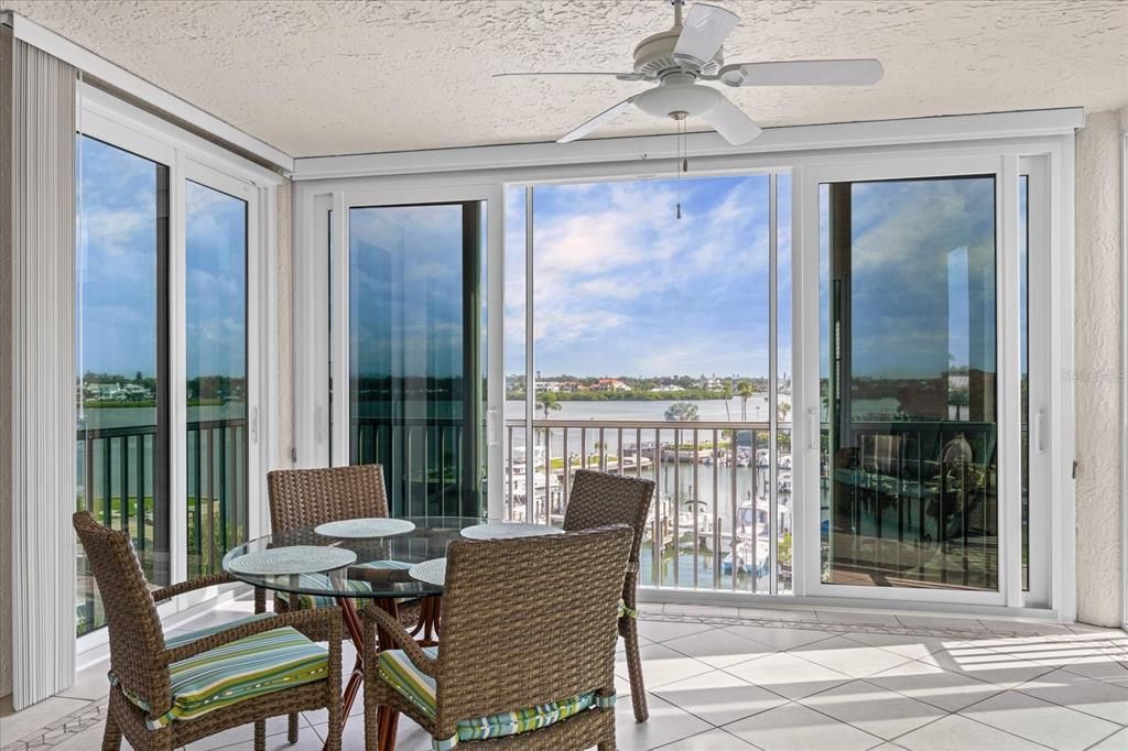 For Sale: $1,395,000 (3 beds, 3 baths, 2200 Square Feet)