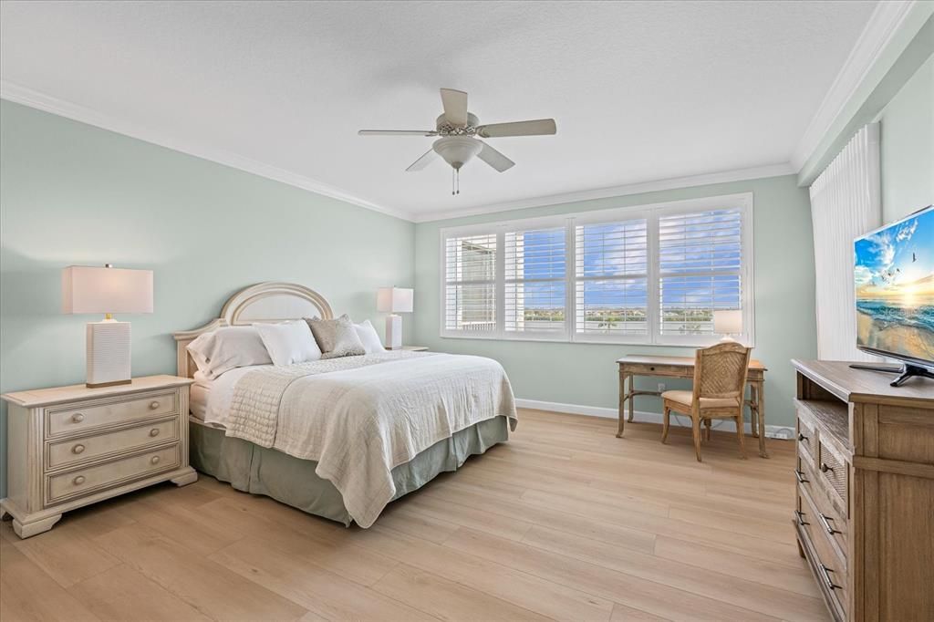 For Sale: $1,395,000 (3 beds, 3 baths, 2200 Square Feet)