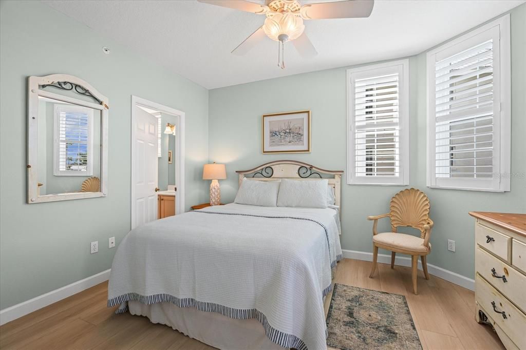 For Sale: $1,395,000 (3 beds, 3 baths, 2200 Square Feet)