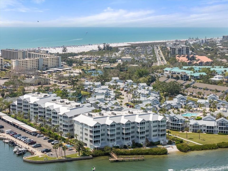 For Sale: $1,395,000 (3 beds, 3 baths, 2200 Square Feet)