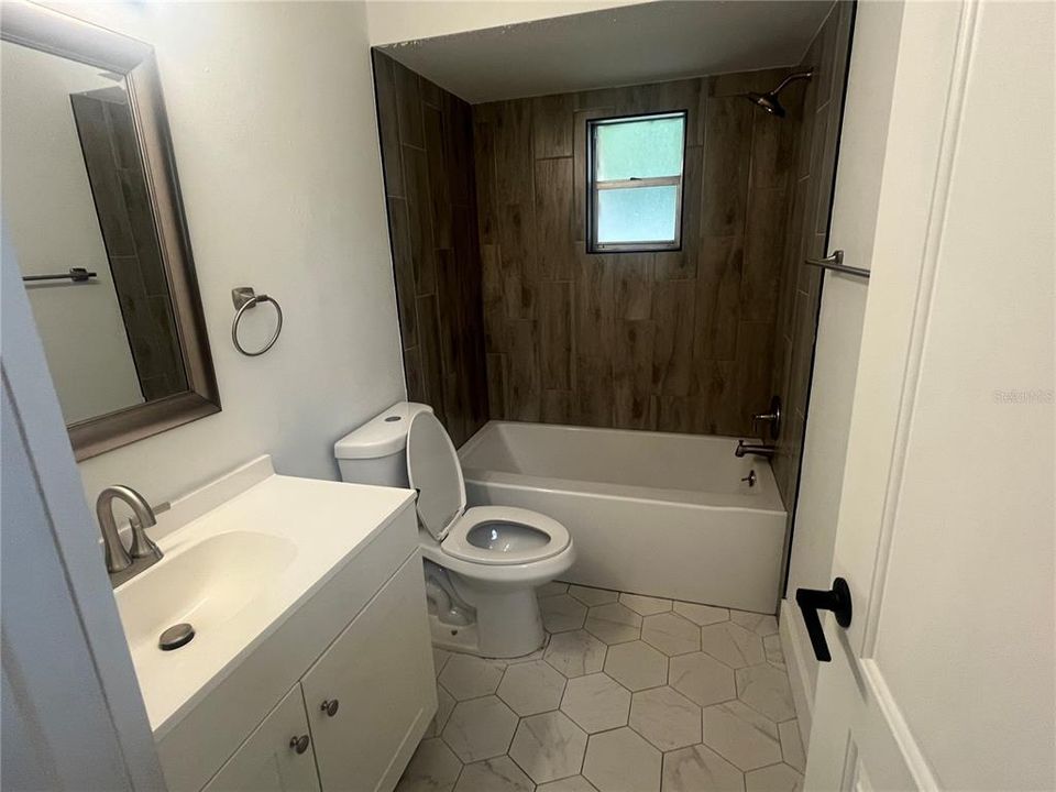 В аренду: $1,900 (3 спален, 2 ванн, 1269 Квадратных фут)