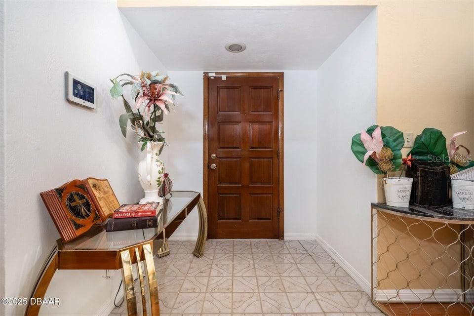 На продажу: $390,000 (2 спален, 2 ванн, 2086 Квадратных фут)