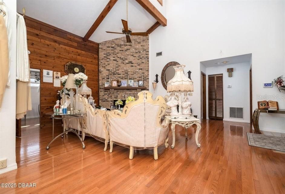 На продажу: $390,000 (2 спален, 2 ванн, 2086 Квадратных фут)