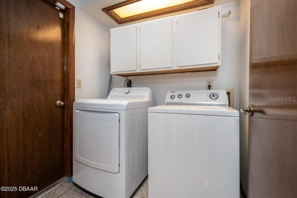 На продажу: $390,000 (2 спален, 2 ванн, 2086 Квадратных фут)