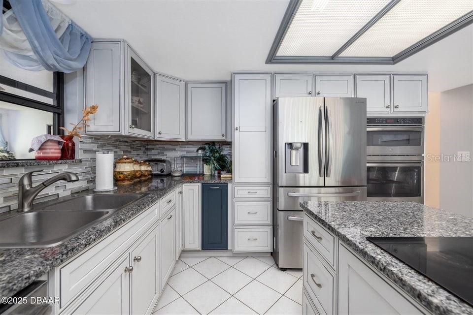 На продажу: $390,000 (2 спален, 2 ванн, 2086 Квадратных фут)