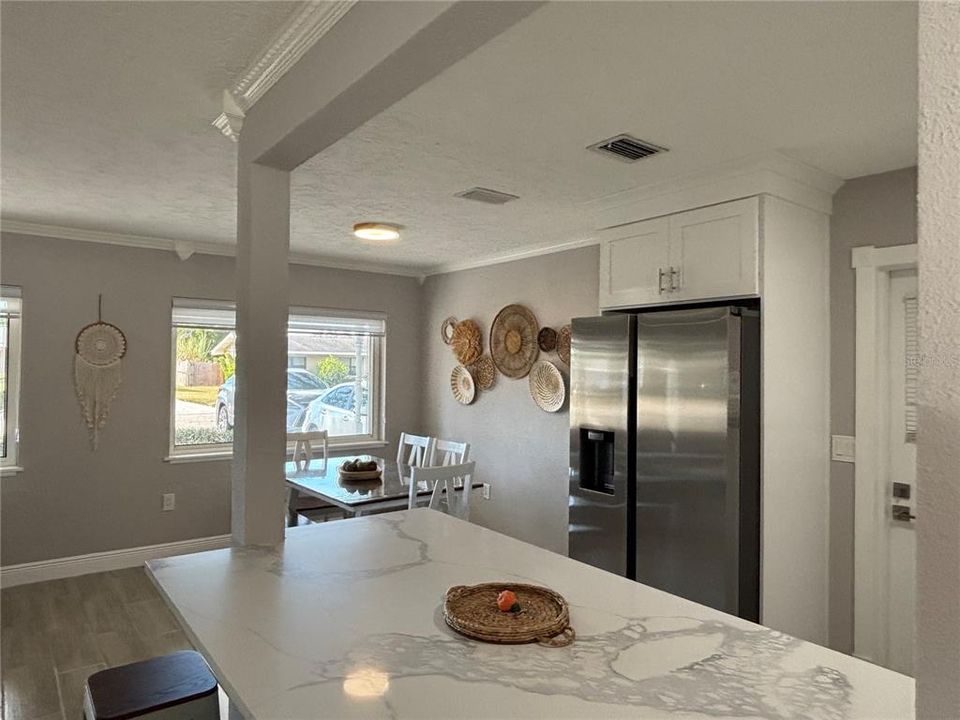 En Venta: $439,900 (3 camas, 2 baños, 1416 Pies cuadrados)