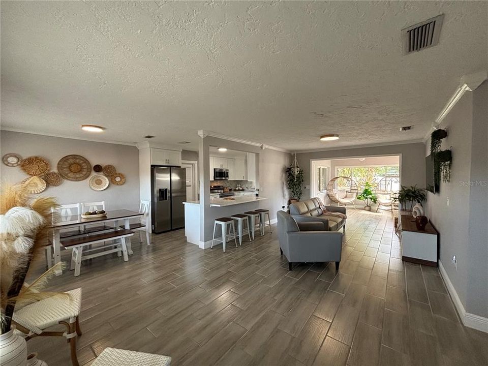 En Venta: $439,900 (3 camas, 2 baños, 1416 Pies cuadrados)