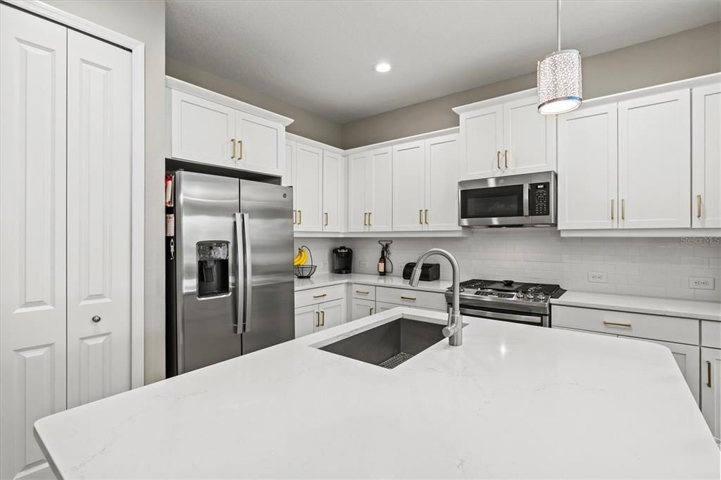 待售: $469,000 (2 贝兹, 2 浴室, 1527 平方英尺)