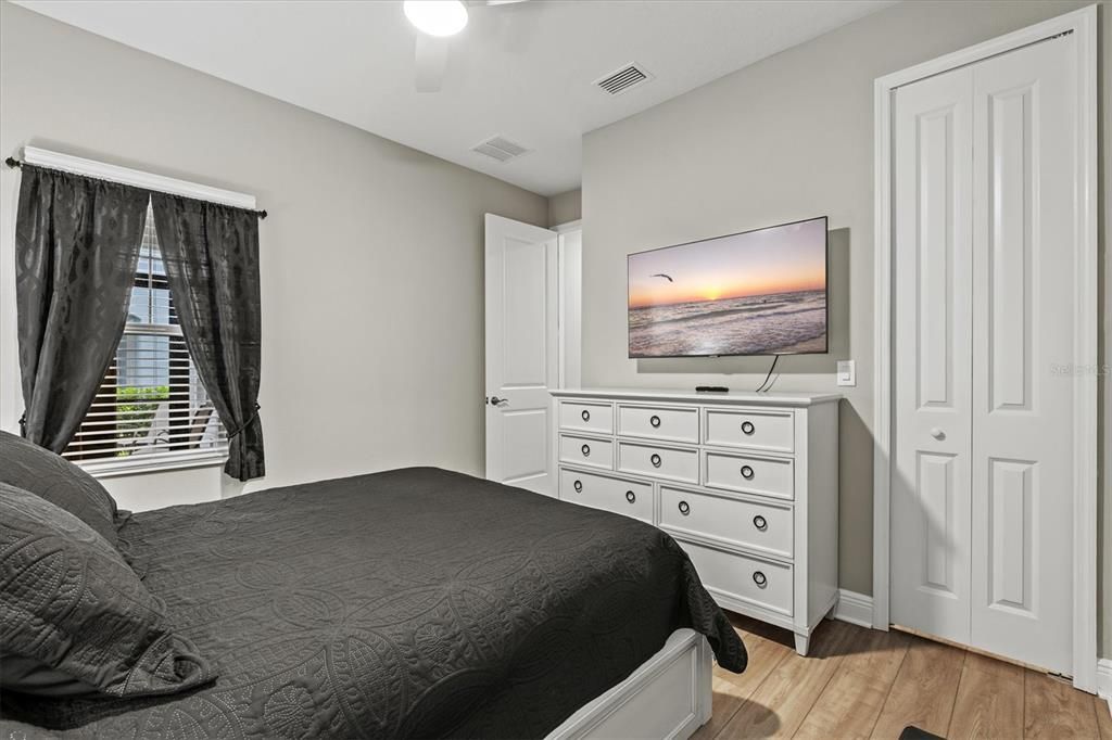 待售: $469,000 (2 贝兹, 2 浴室, 1527 平方英尺)