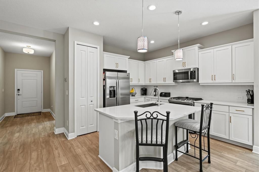 待售: $469,000 (2 贝兹, 2 浴室, 1527 平方英尺)