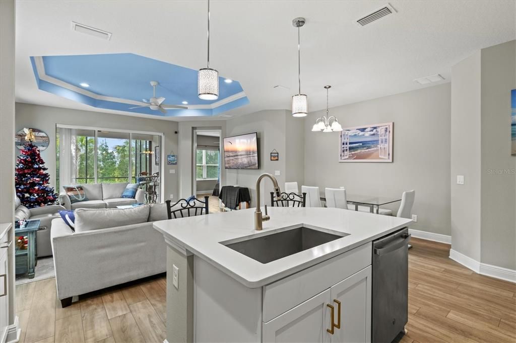 待售: $469,000 (2 贝兹, 2 浴室, 1527 平方英尺)