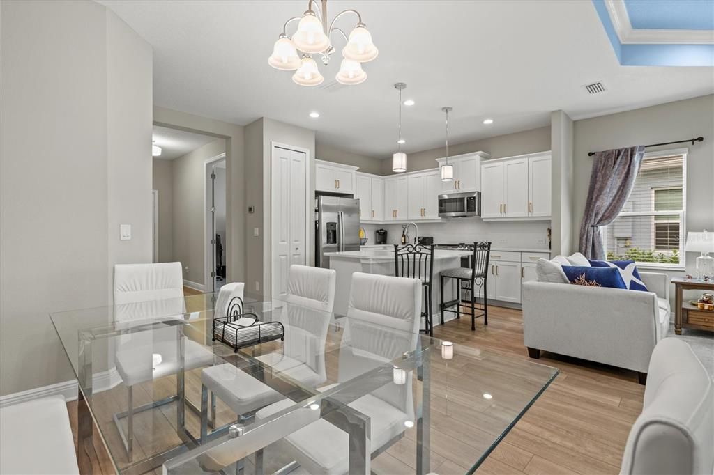 待售: $469,000 (2 贝兹, 2 浴室, 1527 平方英尺)