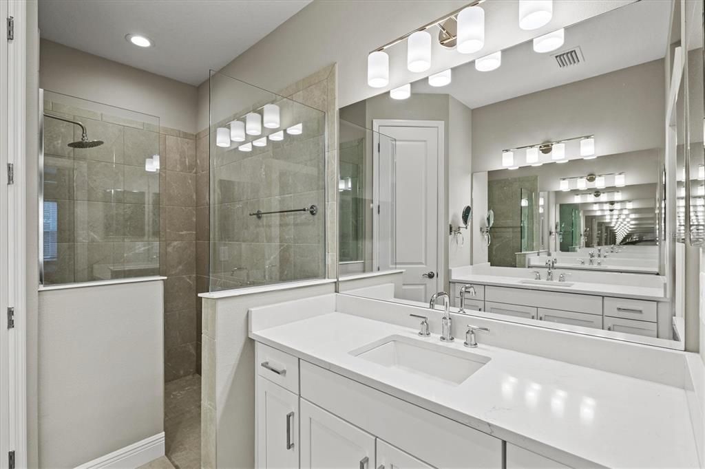 待售: $469,000 (2 贝兹, 2 浴室, 1527 平方英尺)