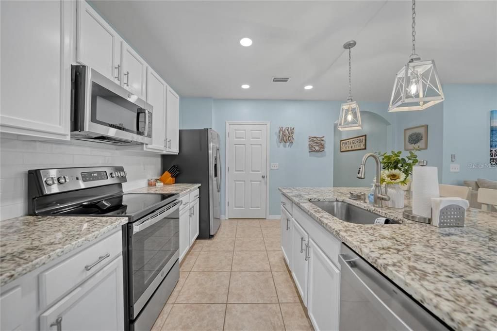 En Venta: $325,000 (3 camas, 2 baños, 1690 Pies cuadrados)