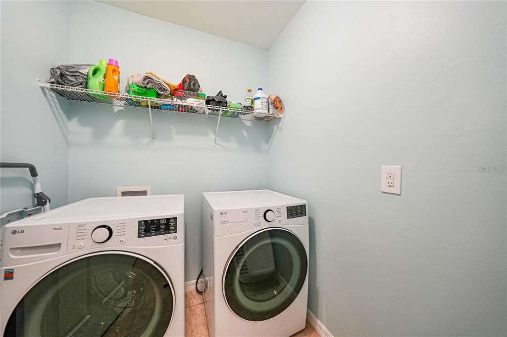 En Venta: $325,000 (3 camas, 2 baños, 1690 Pies cuadrados)