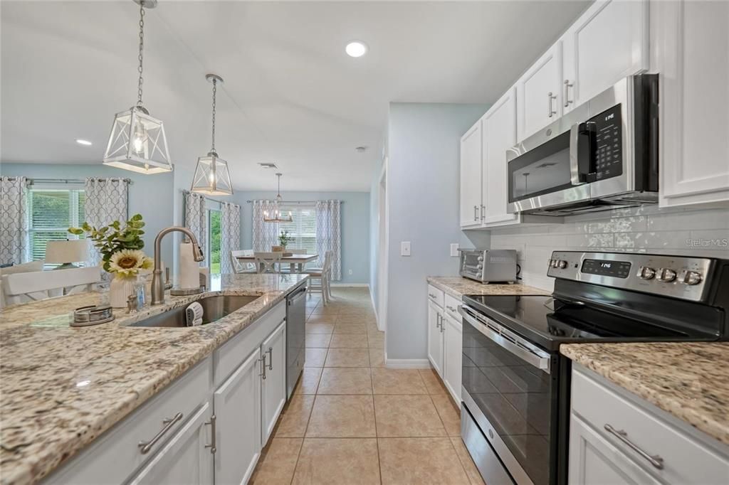 En Venta: $325,000 (3 camas, 2 baños, 1690 Pies cuadrados)