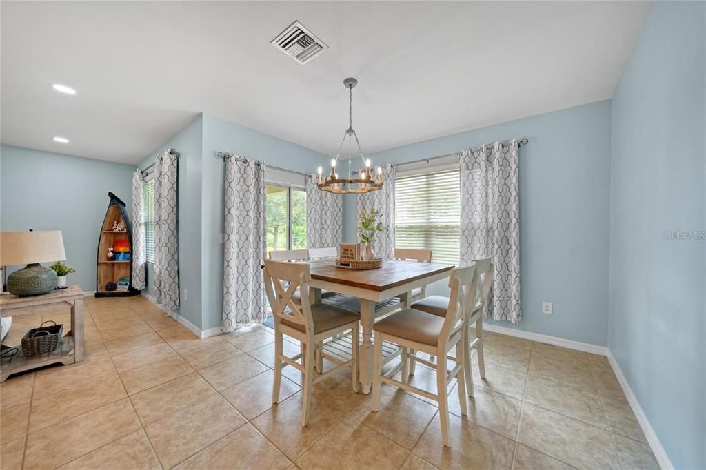 En Venta: $325,000 (3 camas, 2 baños, 1690 Pies cuadrados)