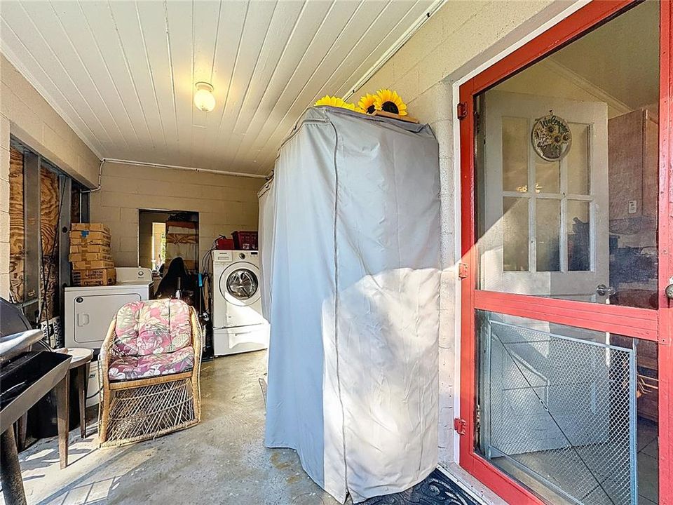 待售: $700,000 (8 贝兹, 0 浴室, 3856 平方英尺)