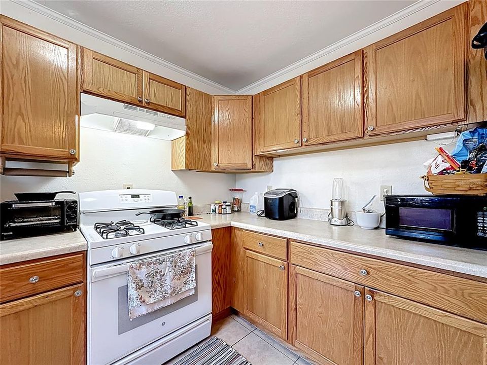 待售: $700,000 (8 贝兹, 0 浴室, 3856 平方英尺)