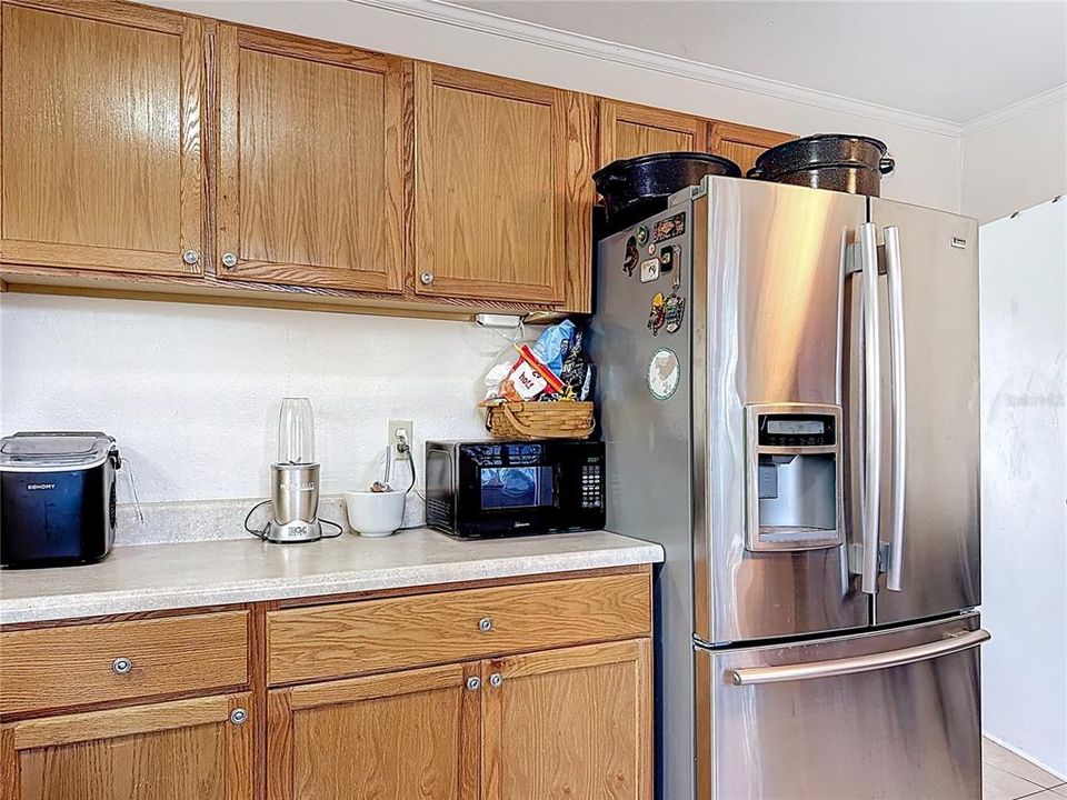 待售: $700,000 (8 贝兹, 0 浴室, 3856 平方英尺)