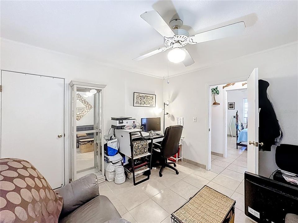 待售: $700,000 (8 贝兹, 0 浴室, 3856 平方英尺)