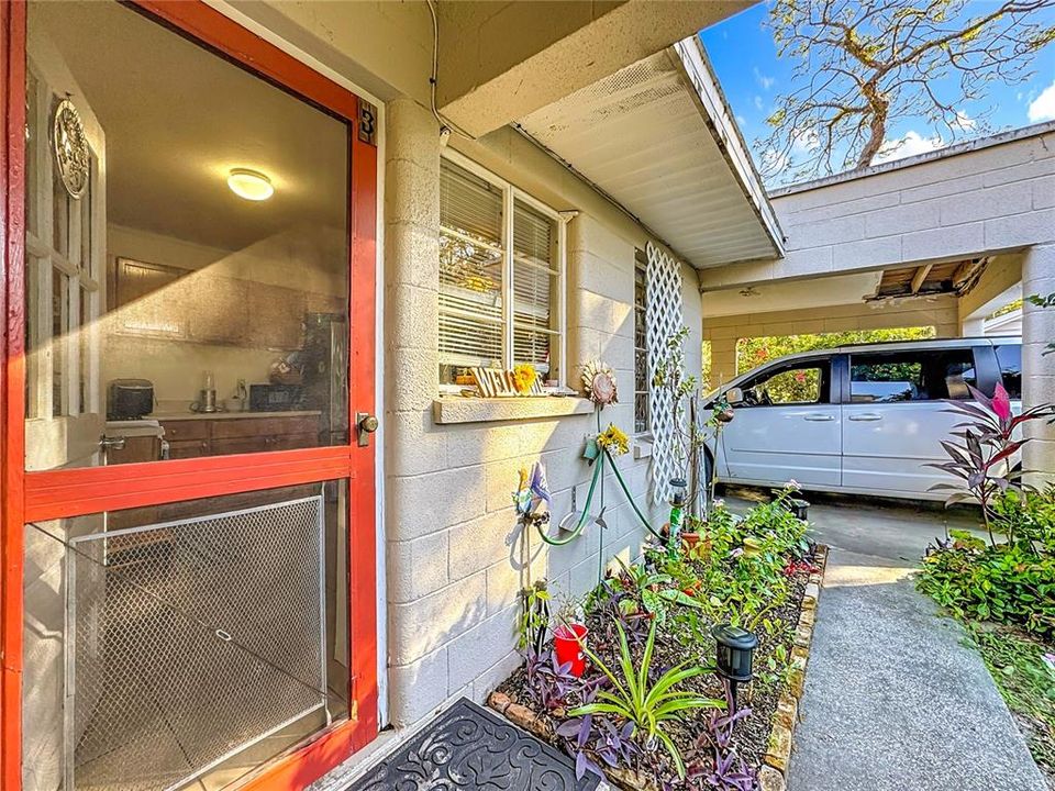 待售: $700,000 (8 贝兹, 0 浴室, 3856 平方英尺)