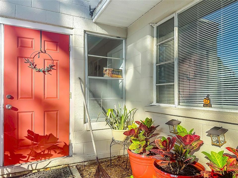 待售: $700,000 (8 贝兹, 0 浴室, 3856 平方英尺)