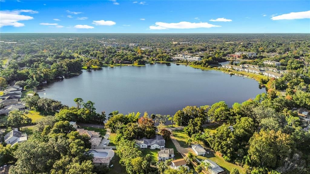 待售: $700,000 (8 贝兹, 0 浴室, 3856 平方英尺)