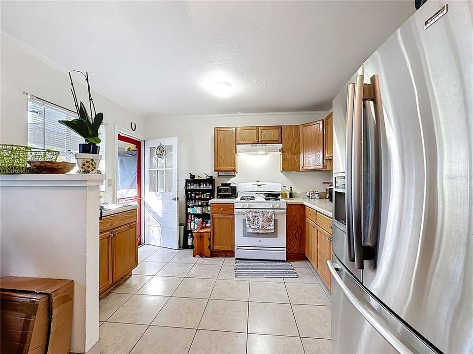 待售: $700,000 (8 贝兹, 0 浴室, 3856 平方英尺)