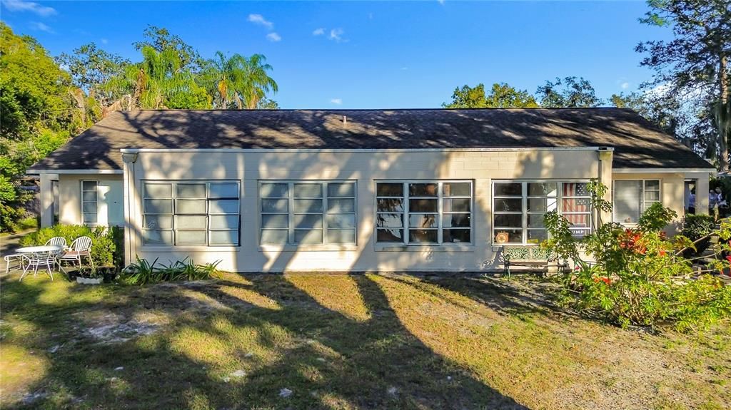 待售: $700,000 (8 贝兹, 0 浴室, 3856 平方英尺)