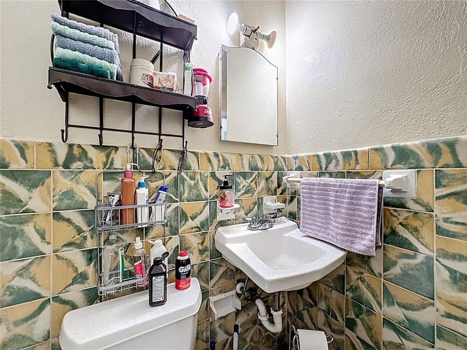 待售: $700,000 (8 贝兹, 0 浴室, 3856 平方英尺)