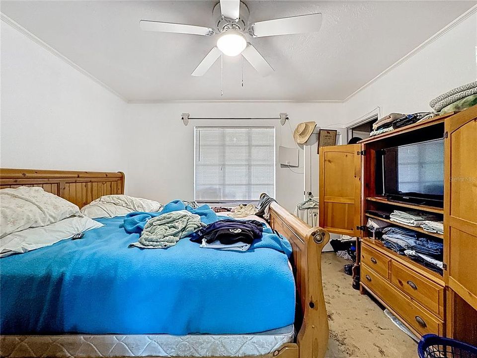 待售: $700,000 (8 贝兹, 0 浴室, 3856 平方英尺)