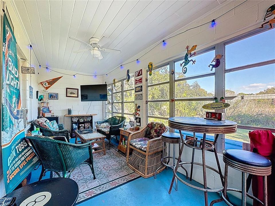 待售: $700,000 (8 贝兹, 0 浴室, 3856 平方英尺)