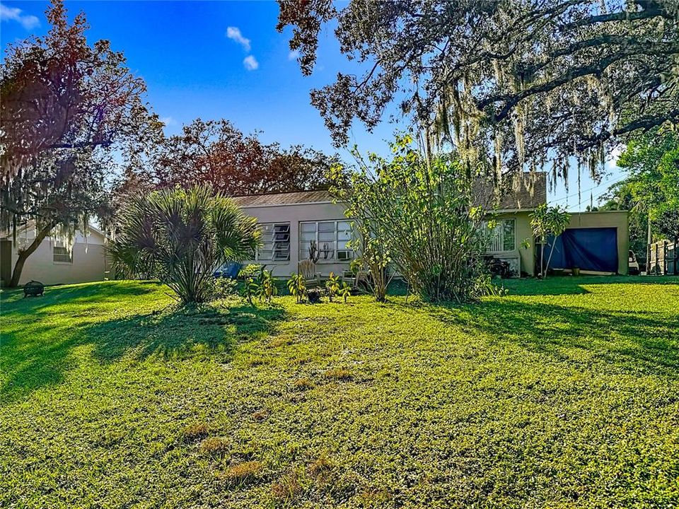 待售: $700,000 (8 贝兹, 0 浴室, 3856 平方英尺)