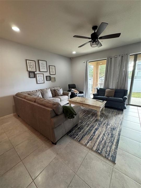 For Rent: $2,350 (3 beds, 2 baths, 1667 Square Feet)