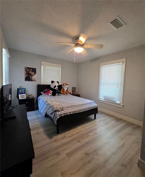 En Venta: $304,999 (4 camas, 2 baños, 1578 Pies cuadrados)