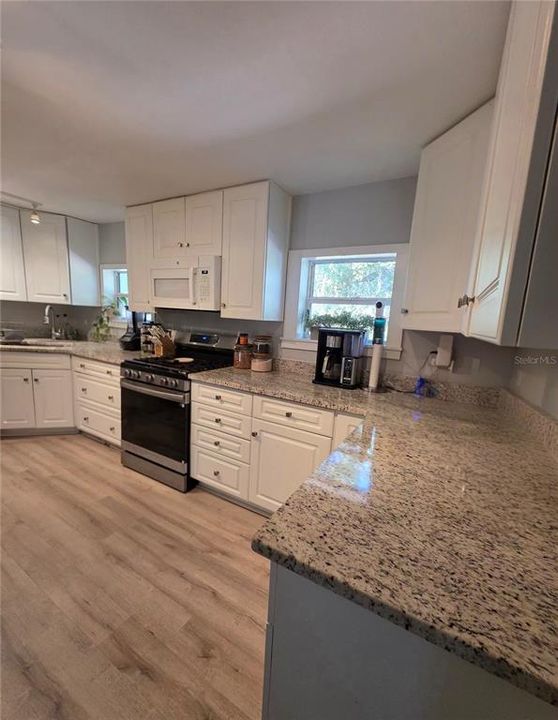 En Venta: $304,999 (4 camas, 2 baños, 1578 Pies cuadrados)